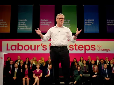 16 May 2024, United Kingdom, Essex: UK&nbsp;Labour Party leader Keir Starmer speaks during his visit to the Backstage Centre in Purfleet for the launch of Labour's doorstep offer to voters ahead of the general election. Photo: Victoria Jones/PA Wire/dpa