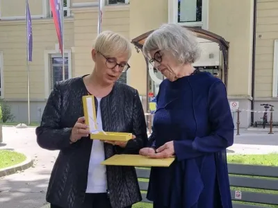 Anita Ogulin, Nata&scaron;a Pirc Musar, državno odlikovanje zlati red za zasluge