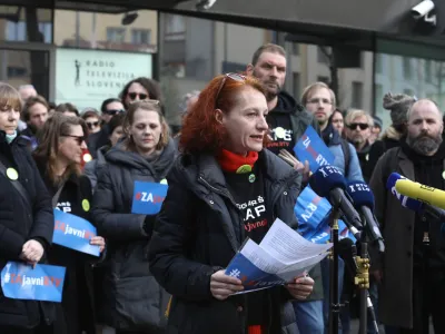 Helene Milinković, predsednica generalnega vodstva stavkovnega odbora KNS04.04.2023 - Celodnevna stavka proti vodstvu RTV Slovenija - novinarski sindikati RTVS s 24-urno prekinitvijo dela zaostrujejo stavkovne aktivnosti&nbsp;&ndash; protestni shod zaposlenih proti vodstvu RTV - protest//FOTO: Luka Cjuha