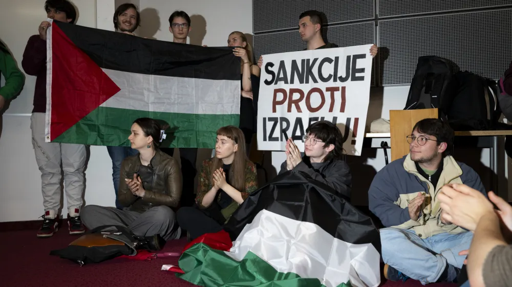 - 08.05.2024 - Protest &scaron;tudentov proti vojni v Palestini in zasedba Fakultete za družbene vede v Ljubljani FDV. FOTO: Nik Erik Neubauer