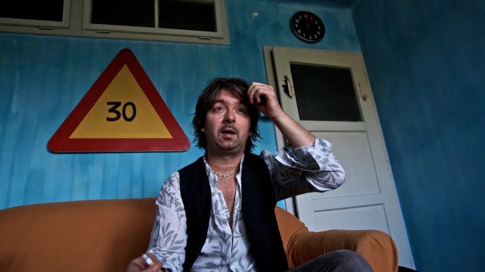 Robert Pe&scaron;ut Magnifico, glasbenik - pevec - kitarist///FOTO: Luka CjuhaOPOMBA: ZA OBJAVO V ČASOPISU DNEVNIK