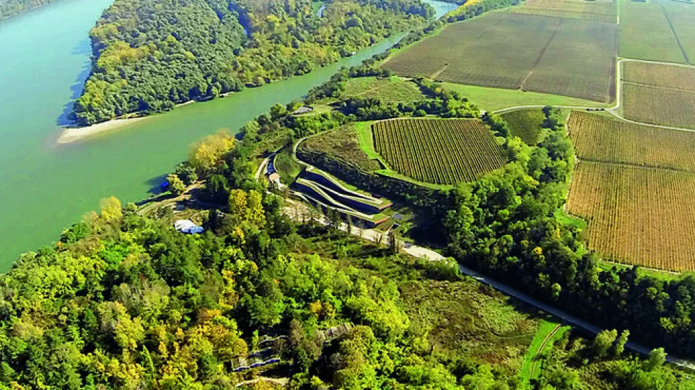 V svoj načrt potovanja na vzhod Hrva&scaron;ke, kjer se Slavonija sreča s Podravino, Baranjo in Sremom, vsekakor vključite Muzej vučedolske kulture v Vukovarju.