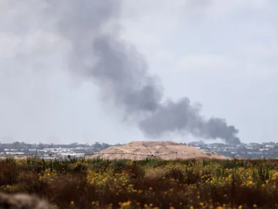 Smoke rises following an airstrike in Gaza, amid the ongoing conflict between Israel and the Palestinian Islamist group Hamas, near the Israel-Gaza border, as seen from Israel, May 25, 2024.REUTERS/Thomas Suen