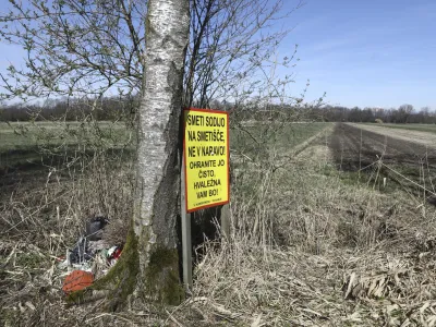 - 29.03.2023 - Ljubljansko barje - divja odllagali&scaron;ča odpadkov - //FOTO: Luka Cjuha