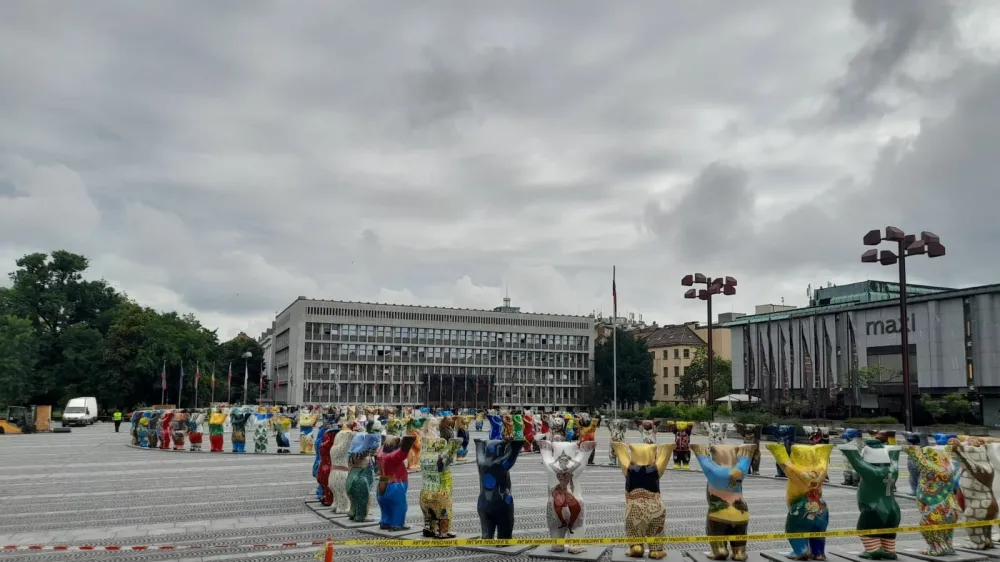 Razstava medvedjih skulptur United Buddy Bears