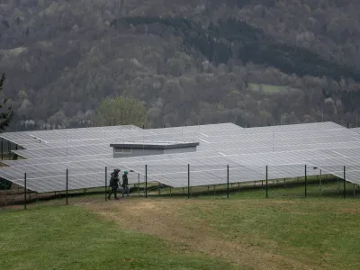 - 08.04.2022 &ndash; Holding Slovenske elektrarne HSE Sonce &ndash; Sončna elektrarna Prapretno pri Hrastniku, otvoritev največje sončne elektrarne v Sloveniji //FOTO: Luka Cjuha