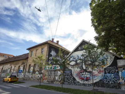 - Metelkova- Ljubljanska Grafitarska tura Ljubljana Graffiti Tour &ndash; grafiti - - 01.07.2019 - Ljubljana Street Art Festival - prvi mednarodni festival street art ulične umetnosti v Sloveniji - //FOTO: Matjaž Ru&scaron;t