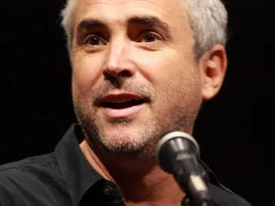Alfonso Cuar&oacute;n