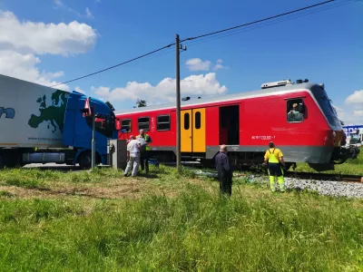 Trčenje vlaka in tovornjaka na Rudniku.