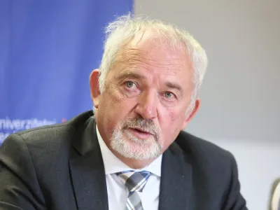 generalni direktor ZZZS Marjan Su&scaron;elj,- 12.10.2018 &ndash; novinarska ZZZS in UKC Ljubljana - predstavitev uvedbe novega programa celovite rehabilitacije slepih in slabovidnih v UKC Ljubljana namenjen celoviti in multidisciplinarni obravnavi slepih in slabovidnih od otro&scaron;tva do starostnikov. //FOTO: Luka Cjuha.