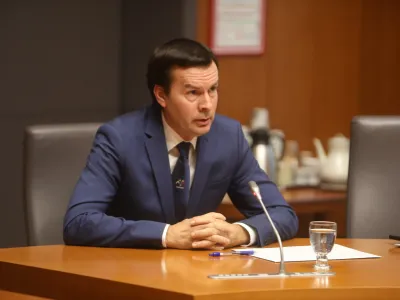 Uro&scaron; Urbanija, nekdanji direktor vladnega urada za komuniciranje - 15.11.2023 - preiskovalna komisija DZ, ki preiskuje sume nezakonitega financiranja političnih strank - delno zaprta seja - zasli&scaron;ali nekdanjega direktorja vladnega urada za komuniciranje Uro&scaron;a Urbanijo in se dogovorili o delu; //FOTO: Bojan Velikonja