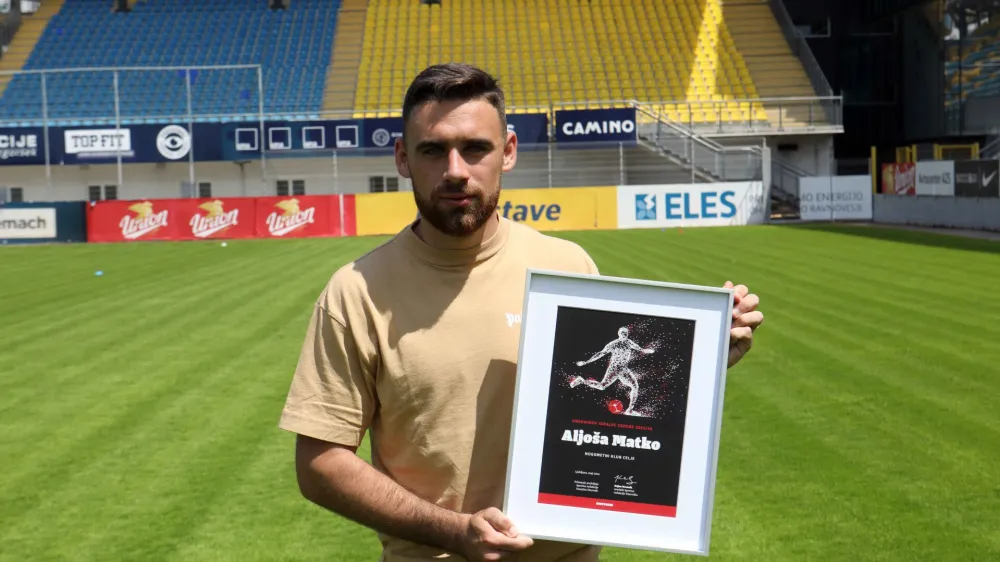 Aljo&scaron;a Matko, igralec sezone po izboru Dnevnika, je nogometno dozorel: V Celju sem pri&scaron;el do točke, ko znova uživam v nogometu. V dosedanji karieri ni &scaron;lo vse po načrtih, a sem dokazal, da sem borec na igri&scaron;ču in v življenju. Ko ne gre, se borim in na koncu sem nagrajen.&nbsp;