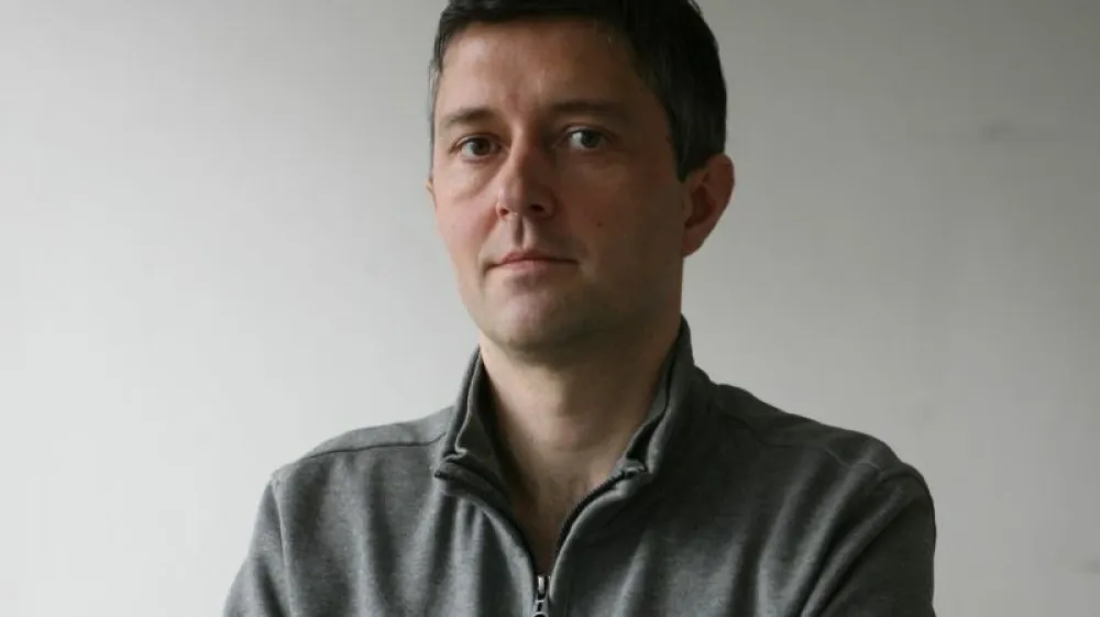 Uro&scaron; emrov, komentator - port- Dnevnik 2016 - portreti za komentarje in kolumne - komentatorji - novinarji - //FOTO: Toma Skale