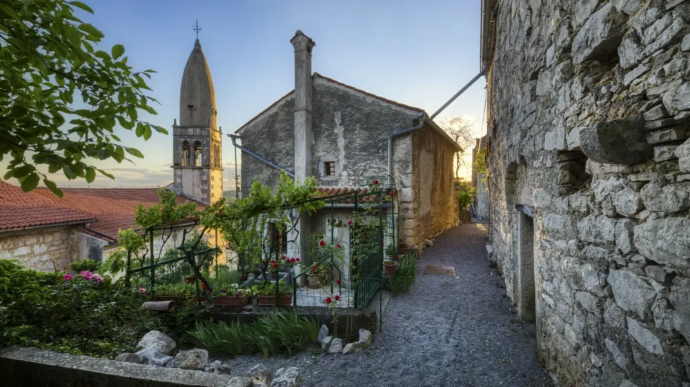 Na ozkih uličicah in trgih izjemnega naselja bodo prihodnji konec tedna &scaron;tevilne delavnice.&nbsp;