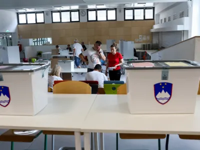 - Voli&scaron;če O&Scaron; Fužine.- 09.06.2024. - Volitve v Evropski parlament in &scaron;tirje referendumi za preferenčni glas, o Evtanaziji, o rabi marihuane v medicinske namene in za rekreativno uporabo 2024.//FOTO: Bojan Velikonja