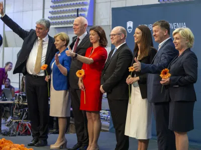 Evropski poslanci Ljudmila Novak (druga z leve), Milan Brglez (tretji z leve), Klemen Gro&scaron;elj (četrti z desne) in Franc Bogovič (drugi z desne) si letos niso priborili novega evropskega mandata.
&nbsp;