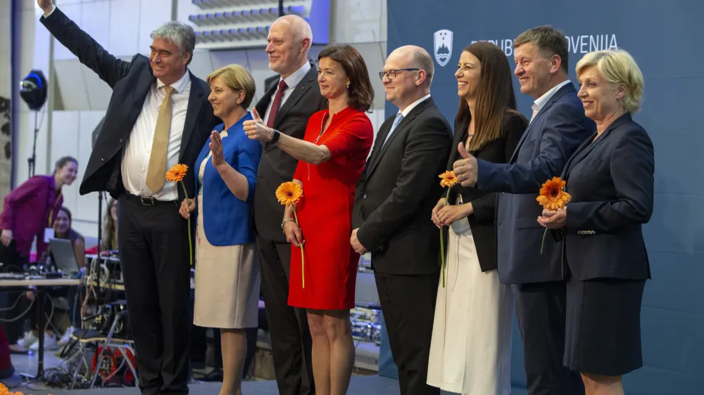 Evropski poslanci Ljudmila Novak (druga z leve), Milan Brglez (tretji z leve), Klemen Gro&scaron;elj (četrti z desne) in Franc Bogovič (drugi z desne) si letos niso priborili novega evropskega mandata.
&nbsp;