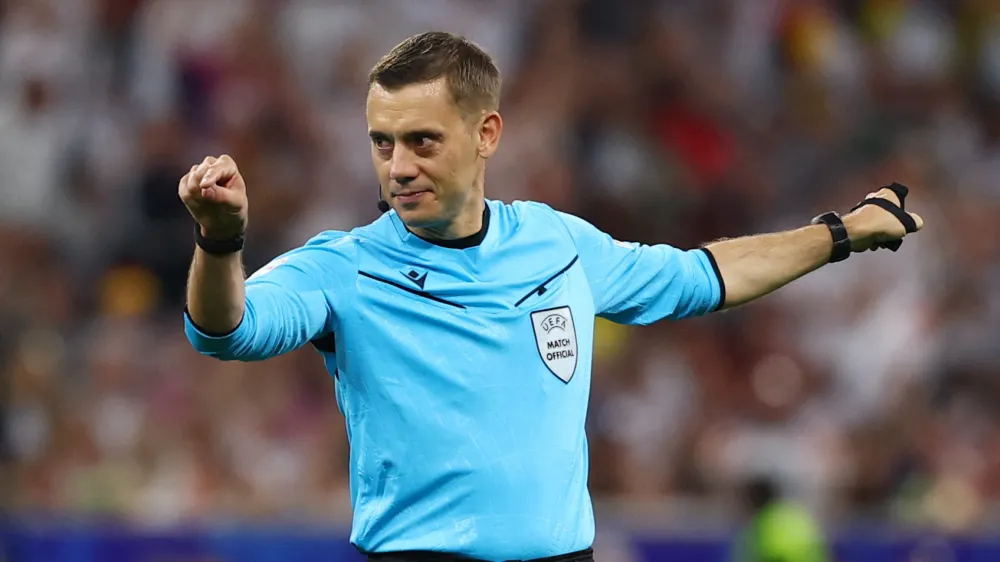 Clement Turpin je vodil otvoritveno tekmo EP med Nemčijo in &Scaron;kotsko.&nbsp;