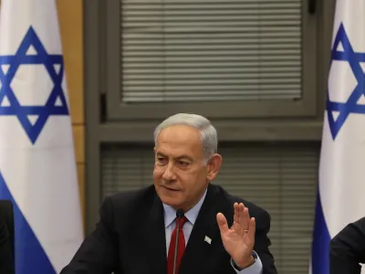 Izraelski premier Benjamin Netanjahu je razpustil vojni kabinet.&nbsp;