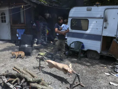 - 07.06.2023 &ndash; Romsko naselje Lepovče v občini Ribnica &ndash; romi - //FOTO: Jaka Gasar