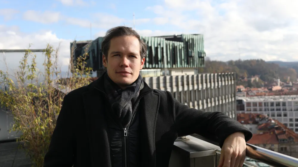 - 29.11.20223 &ndash; dr. Milo&scaron; Kosec, arhitekt in publicist - kustos za arhitekturo v Muzeju za arhitekturo in oblikovanje (MAO)  //FOTO: Bojan Velikonja