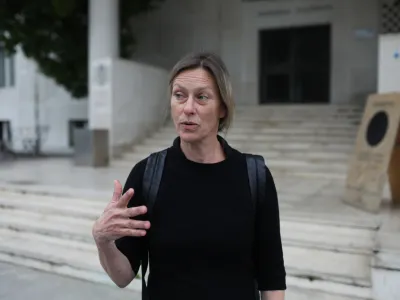 Ur&scaron;ka Jurman

Tivoli ni primerna lokacija za tak&scaron;en dogodek. Zavod RS za varstvo narave je izdal strokovno mnenje, s katerim je že ocenil, da bo &scaron;koda prevelika. Park pa že brez množičnih prireditev postaja preobremenjen, zato moramo nekako spremeniti način rabe. Prvotni namen tak&scaron;nih prostorov bi namreč morale biti prostočasne aktivnosti in spontana raba, ki pa se je v prestolnici razvila &scaron;ele skozi čas. Priprava na koncert bi omejila vsakodnevno izku&scaron;njo ljudi, ki park uporabljajo za regeneracijo in stik z naravo.