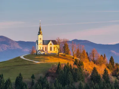 Črni vrh polhov gradec