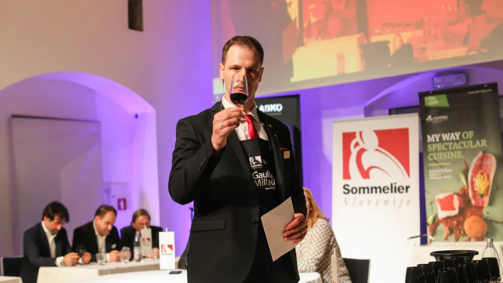 Valentin Bufolin, najbolj&scaron;i sommelier Slovenije 2022 - 17.05.2022 - Sommelier Slovenije - tekmovanje za najbolj&scaron;ega sommelierja Slovenije za leto 2022 //FOTO: Bojan Velikonja
