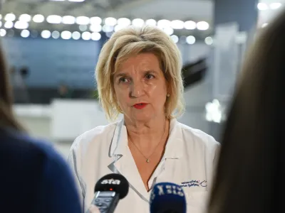  Prof. dr. Bojana Beović, predsednica Zdravni&scaron;ke zbornice Slovenije- 09.01.2024 &ndash; opozorilna stavka zdravnikov in zobozdravnikov - zdravniki in zobozdravniki zaradi neuresničenih zavez vlade iz že sklenjenih sporazumov opozorilno stavkali. protest //FOTO: Nik Erik Neubauer 