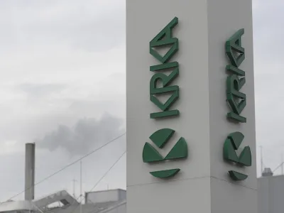 - ilustrativna fotografija- KRKA, farmacevtska družba, Novo Mesto, uprava predstavila dosežke v letu 2011 in načrte za leto 2012 stavba - podjetje - tovarna  //FOTO: Tomaž Zajel&scaron;nik