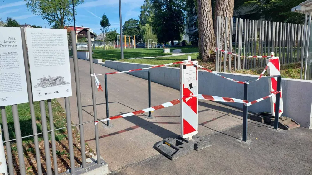 Največji kranjski park ostaja do nadalnjega zaprt za obiskovalce.&nbsp;