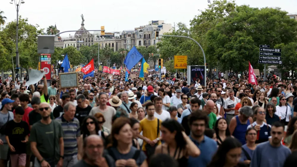 Demonstrators protest against mass tourism in Barcelona, Spain, July 6, 2024. The Catalan capital received more than 12 million tourists in 2023 and expects more in 2024. REUTERS/Bruna Casas / Foto: Bruna Casas