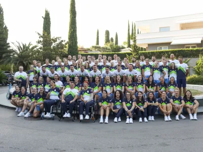 z invalidi. 11.07.2024. predstavitev slovenske reprezentance za Olimpijske igre v Parizu 2024. FOTO: Bojan Velikonja