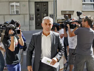 minister za zdravje Tomaž Gantar- 17.7.2013 - predsednica vlade sprejela predstavnikeslovenskega gospodarstva - sestanek o nedavnih ukrepih vlade, ki so po mnenju gospodarstvenikov močno poslab&scaron;ala položaj slovenskega gospodarstva - vlada in gospodarstveniki//FOTO: Tomaž Skale / Foto: Tomaž Skale