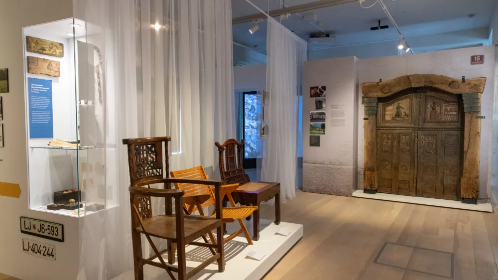 Človek in čas: Od ponedeljka do večnosti, drugi del nove stalne razstave v SEM, govori tudi o predmetih in slogovnosti, ki jih zaznamuje čas.

&nbsp;

&nbsp;