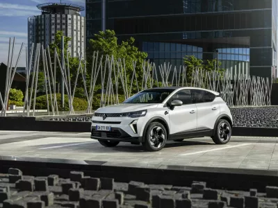 Kdor gleda na to, da bo avto lep, udoben in različnih barvnih kombinacij, bo izbral model, ki vibrira v vibraciji &scaron;tevilke &scaron;est, na primer renault captur. Foto: Renault
