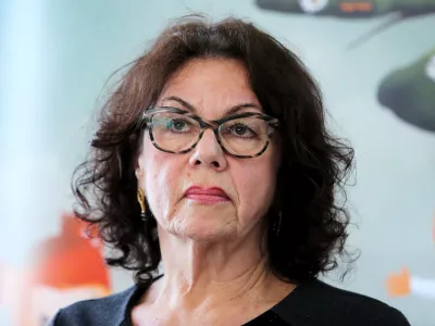 Ljubljana, GH Union.Novinarska konferenca projekta Botrstvo v Sloveniji o opravljenem delu, sistemskih resitvah, predlogih za brezplacno pravno pomoc in posledicah revscine na razvoj otrok.Predsednica ZPM Ljubljana Moste-Polje Anita Ogulin.