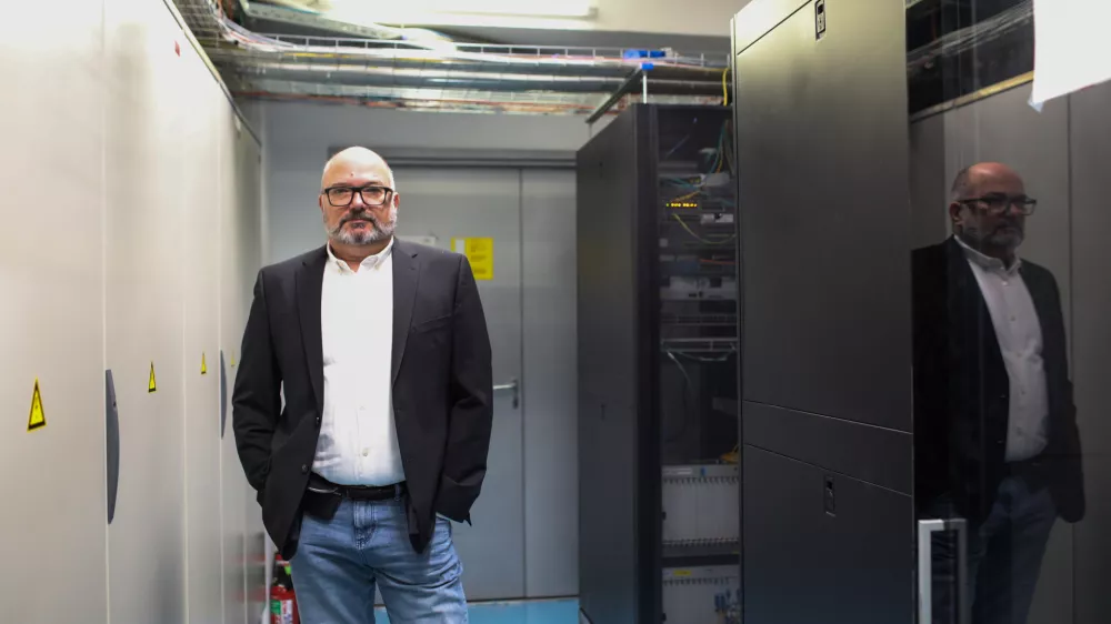 - 08.03.2023 - dr. Gorazd Božič, strokovnjak za internetno varnost - vodja nacionalnega odzivnega centra za kibernetsko varnost SI-CERT - Slovenski center za obravnavo omrežnih incidentov//FOTO: Bojan VelikonjaOPOMBA: INTERVJU ZA OBJEKTIV 2023