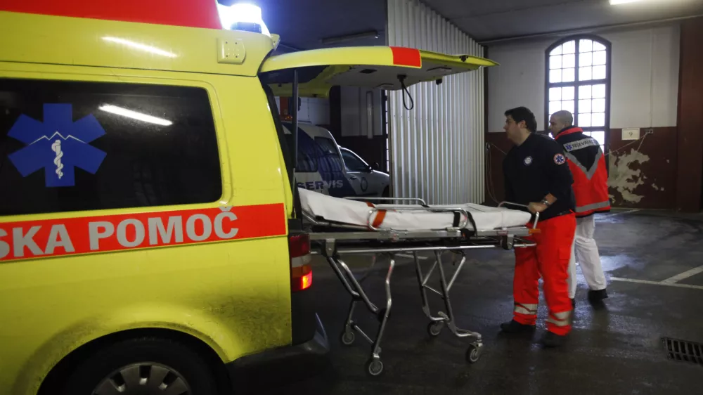 re&scaron;evalno vozilo (re&scaron;ilec)- Re&scaron;evalna postaja UKC v Ljubljani, preshopitalna enota nujne medicinske pomoči - re&scaron;evalci, Zalo&scaron;ka 25,  ///FOTO: Luka Cjuha