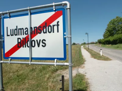 dvojezične table na koro&scaron;kem