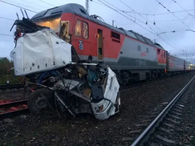 The wreckage of a passenger bus is seen after it was hit by a train at a crossing near the town of Pokrov, in Vladimir region, Russia October 6, 2017. Russian Interior Ministry/Handout via REUTERS ATTENTION EDITORS - THIS IMAGE HAS BEEN SUPPLIED BY A THIRD PARTY. NO RESALES. NO ARCHIVE.