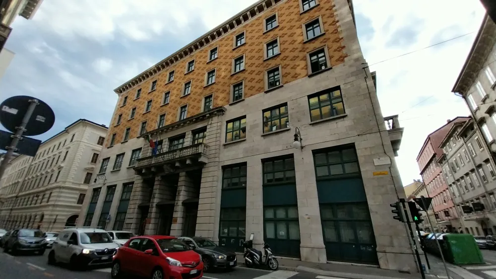 Obvezen je obisk Narodnega doma, ki so ga leta 2022 vrnili trža&scaron;kim Slovencem.