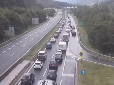 Spletna kamera proti Hru&scaron;ici v smeri proti Karavankam.