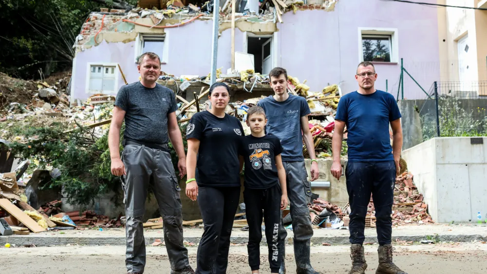 Družina &Scaron;imunović že leto dni biva v Termah Snovik. Foto: Bojan Velikonja