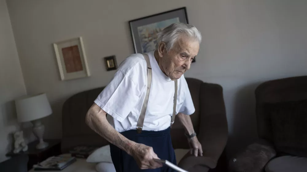 Devetindevetdesetletni Slavko Ko&scaron;ir je odličen pripovedovalec zgodb. Foto: Nik Erik Neubauer