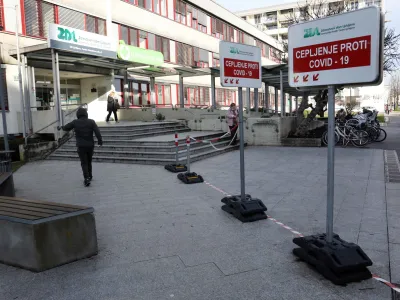 Zdravstveni dom ZD Metelkova testiranje in cepljenje proti covidu -19 - 12.01.2023 &ndash; Reportaža z naslovom "kako se delamo, da korone ni več". - Koronavirus COVID-19 v Sloveniji - FOTO: Tomaž SkaleOPOMBA: DNEVNIKOV OBJEKTIV &ndash; REPORTAŽA 2023