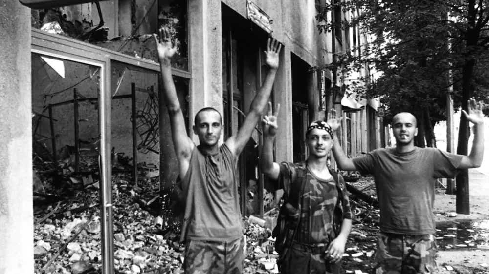 - Hrva&scaron;ka, 7. avgust 1995 - osvoboditev mesta Knin - operacija, poimenovana Oluja (Nevihta),//FOTO: Tomaž Skale