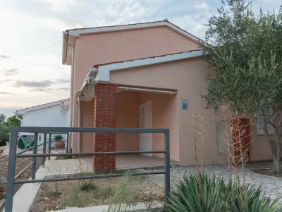 Stara Gavza, Cres, počitni&scaron;ka hi&scaron;ka Fructal, licitacija