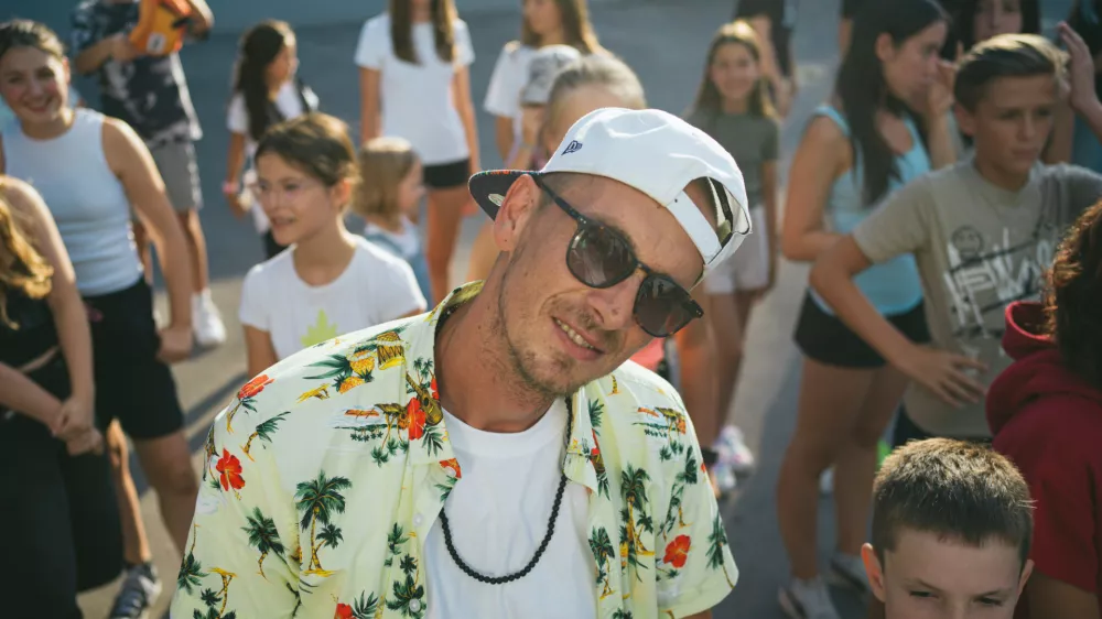 Nipke in ekipa Igri&scaron;ča ne damo F GLISER