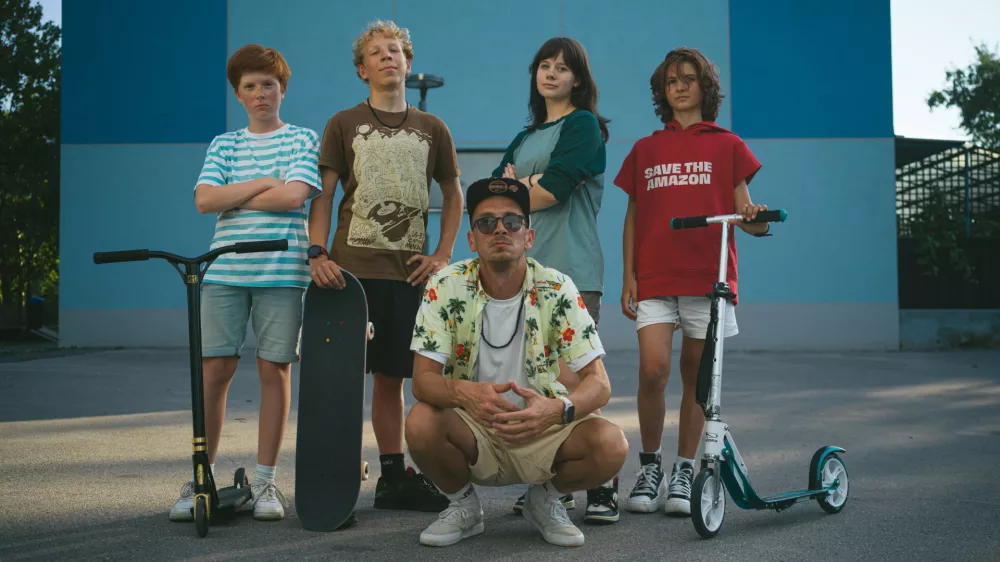 Nipke in ekipa Igri&scaron;ča ne damo F GLISER